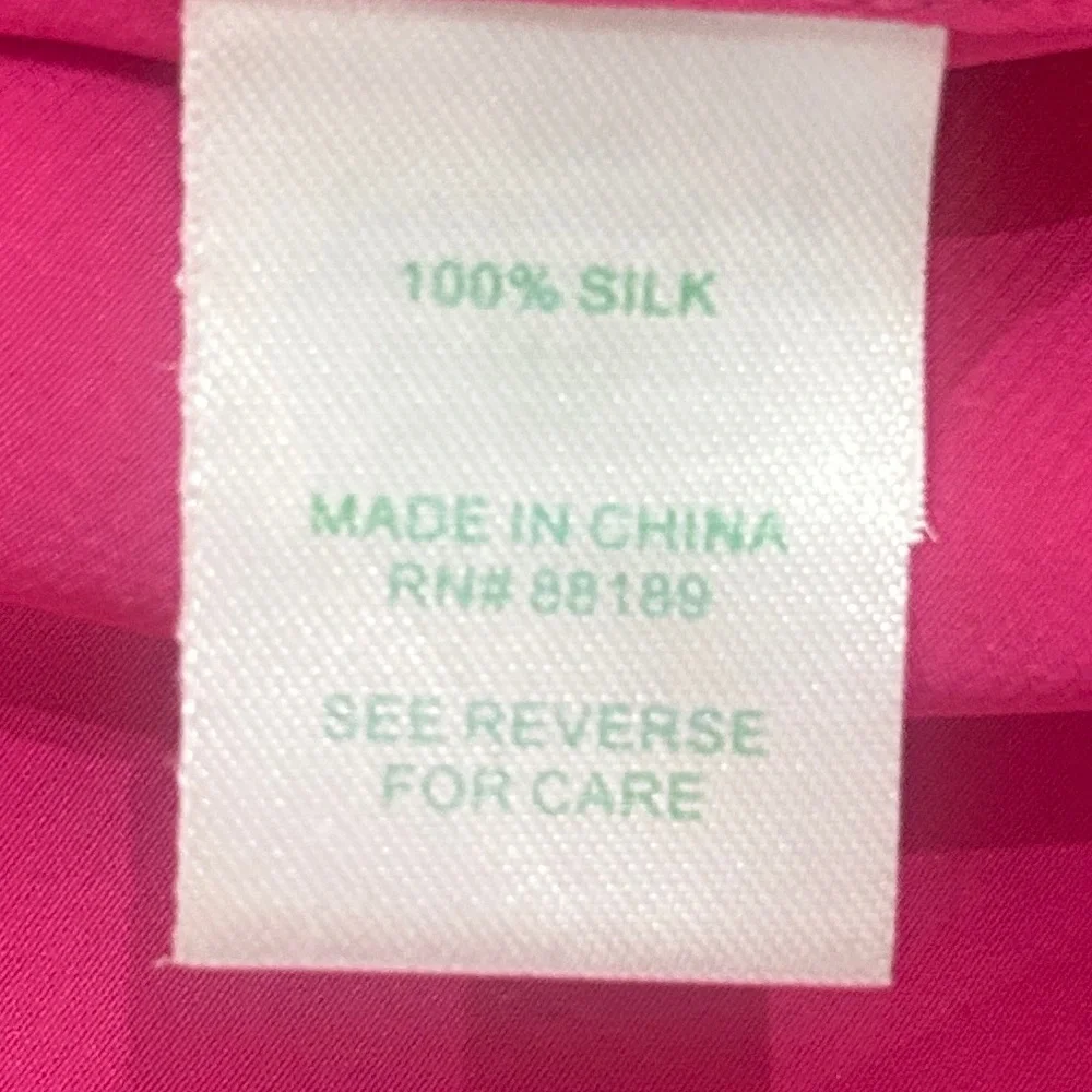 Lilly Pulitzer 100% silk Fuchsia pink split neck Blouse size medium - Picture 8 of 8